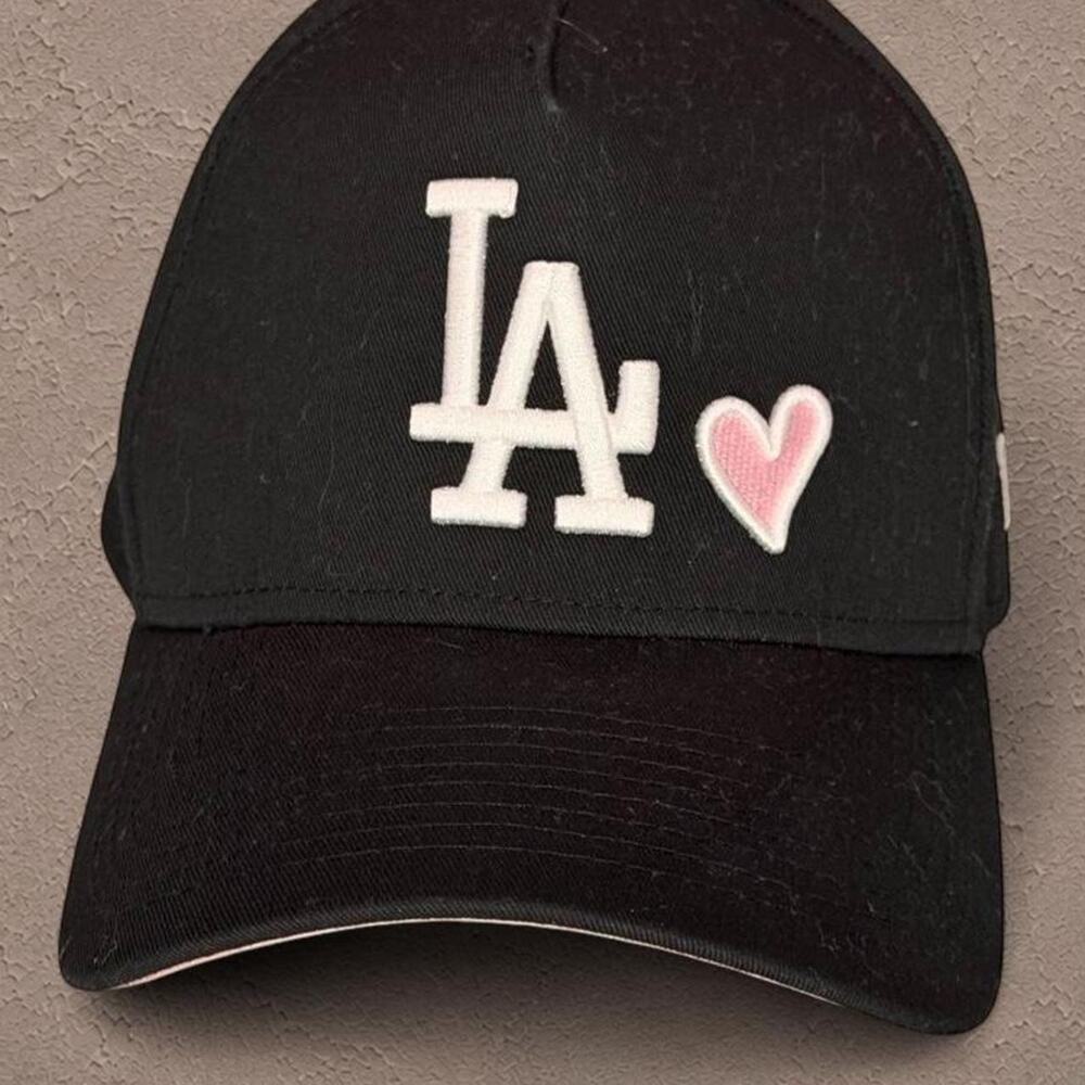 Black la new era heart